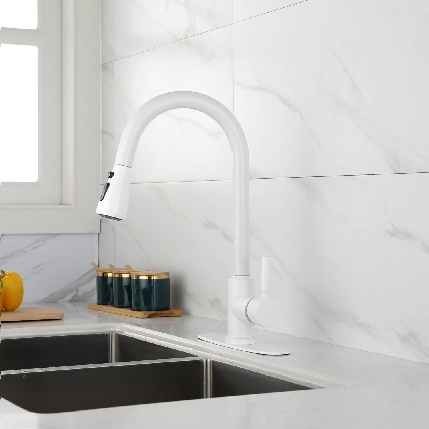 Kitchen Faucet With Pull Out Spraye