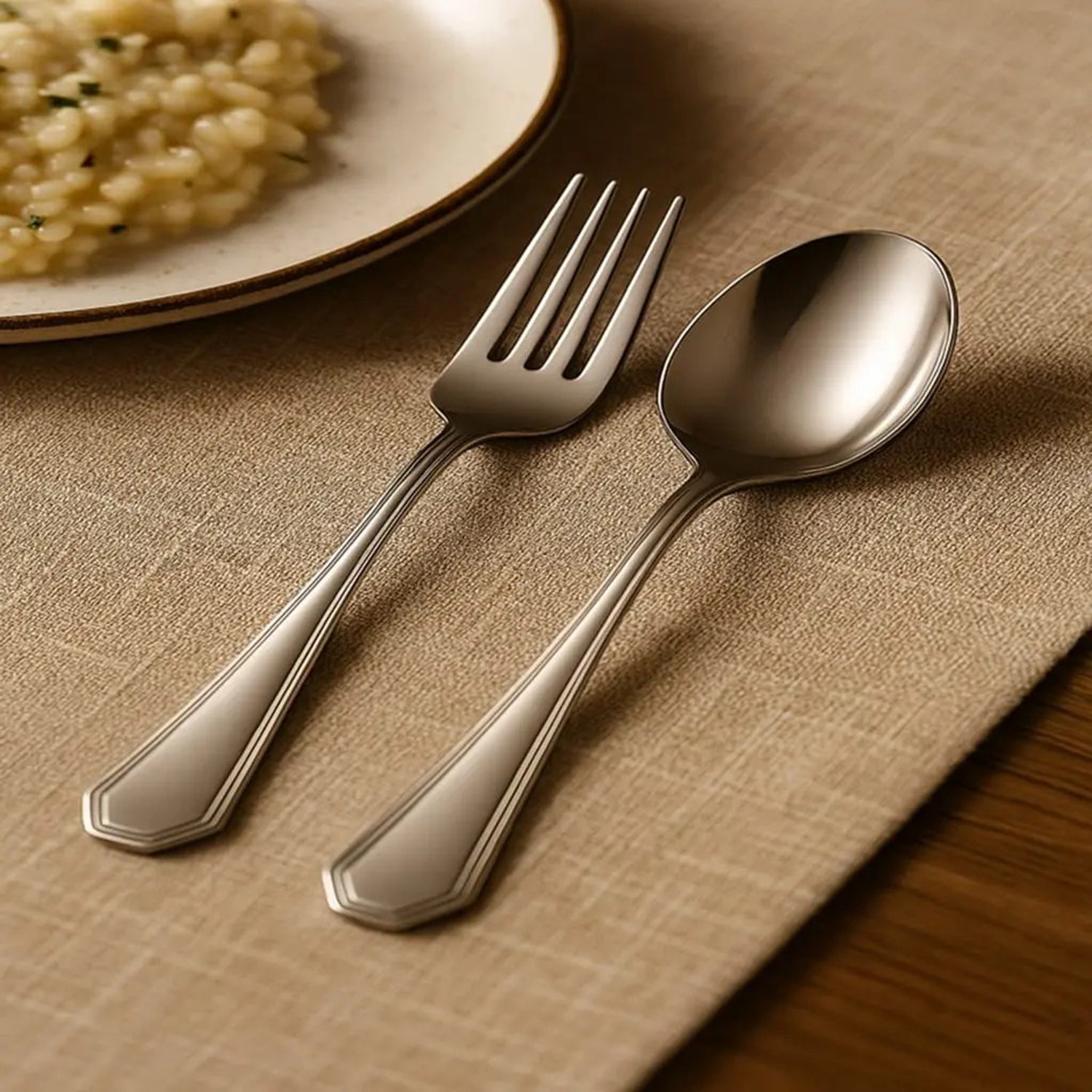 16 Piece Luxury High-end Silver Tableware Family Utensil Set - Stainless Steel 4-person Utensil Service Including Fork, Knife, Spoon, And Teaspoon - Durable, Elegant, Rust Proof Utensil Set, USPS Ship