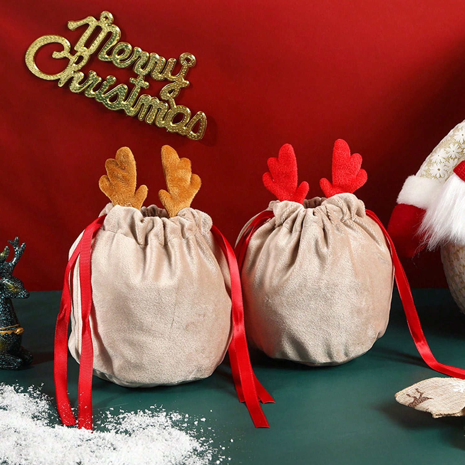 Set Of 5 Christmas Velvet Drawstring Gift Bags With Reindeer Antler Design. Suitable For Organizing Jewelry Or Candy. Santa Gift Bags, Perfect For Holidays, Weddings, And Birthday Party Favors.