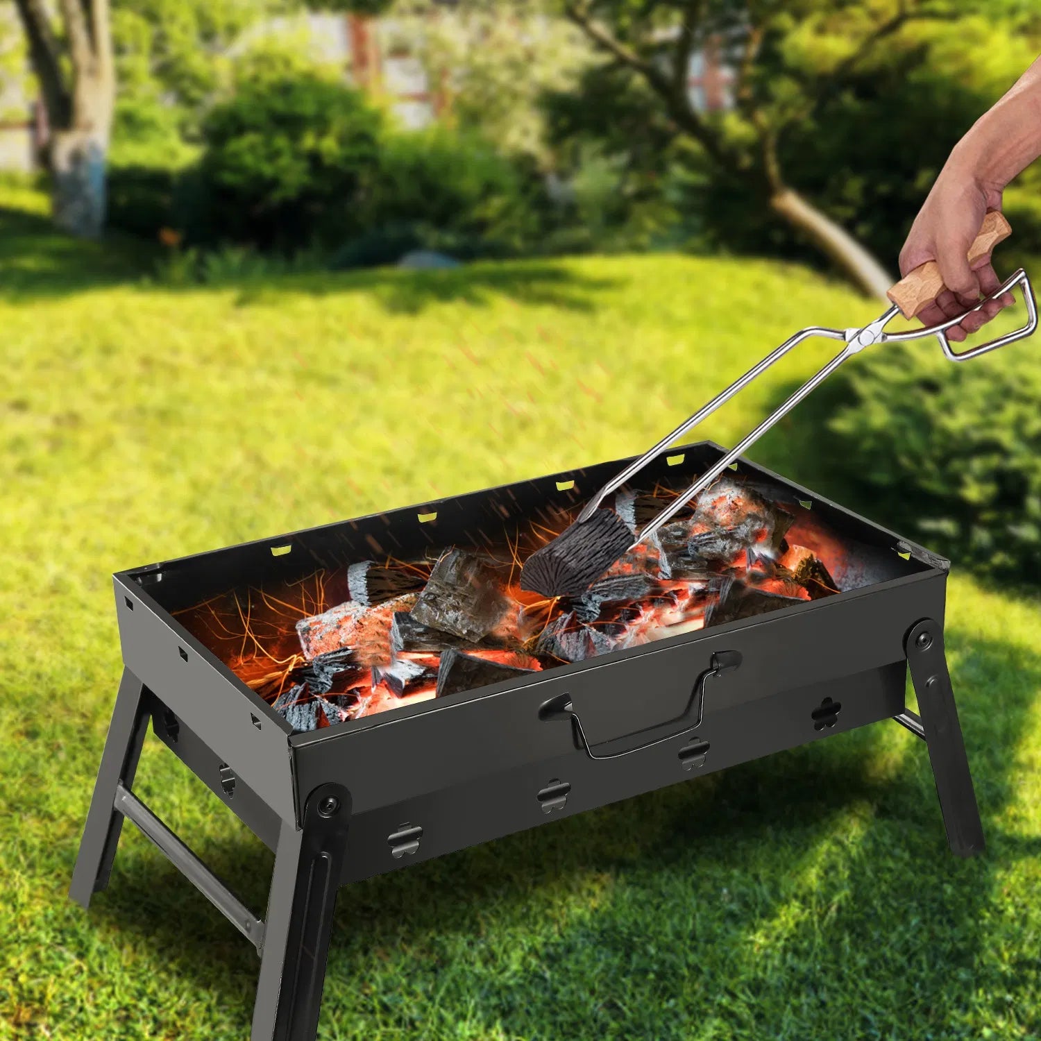 Portable BBQ Grill Foldable Charcoal Grill Lightweight Smoker Grill For Camping Picnics Garden Grilling